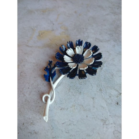 Vintage Enamel Blue and White Flower Brooch Pin Estate Jewelry - Picture 4 of 8
